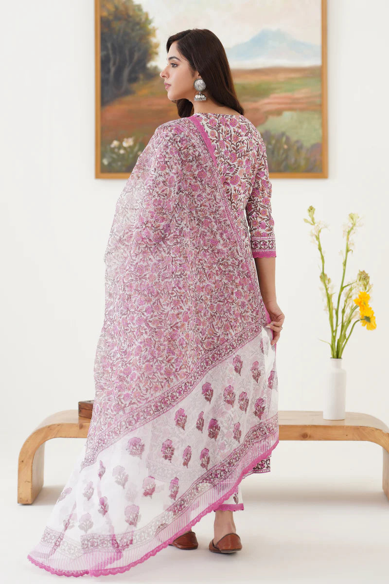 Noor Gulabi Anarkali Set