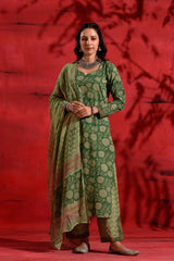 Dazzle Green Cotton Set- By Reet Lifestyle