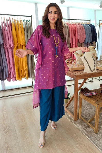 Noor-e-Rang Banarasi Jamdani Kaftan Set with Camisole & Neckpiece