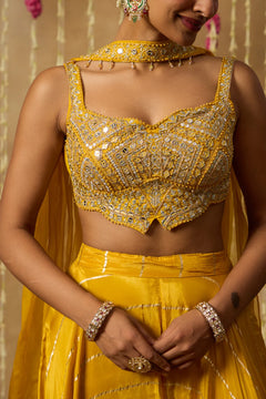 Golden Bloom Embroidered Silk Blend Fusion Set