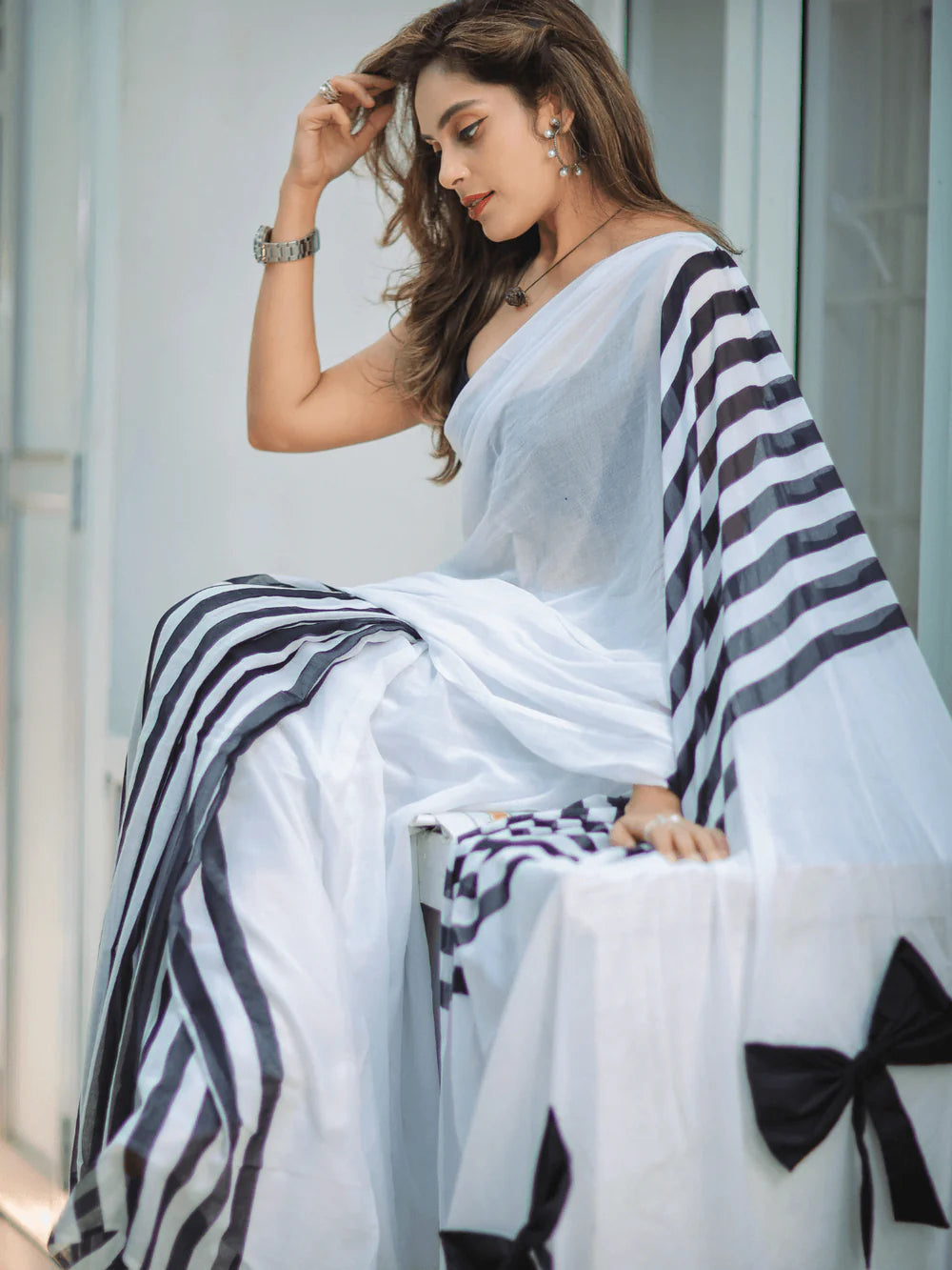 Drama Queen white and black (Pure Mul Cotton Saree)