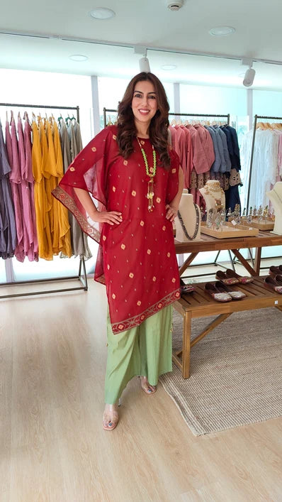 Noor-e-Rang Banarasi Jamdani Kaftan Set with Camisole & Neckpiece