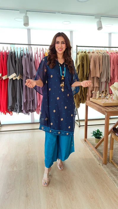 Noor-e-Rang Banarasi Jamdani Kaftan Set with Camisole & Neckpiece