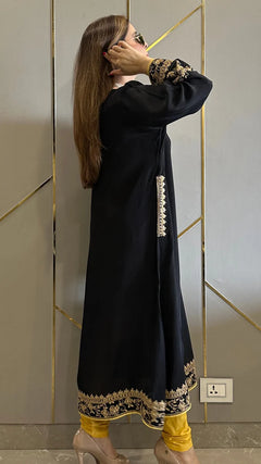 Luxury Crepe Embroidered Phiran Kurta Set with Churidar & Potli