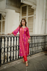 Muslin Pink-Orange Printed Kurta Set with Tassels