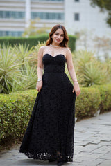 lace detailed black dress