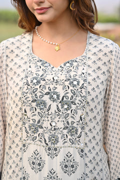Casual block print outfit