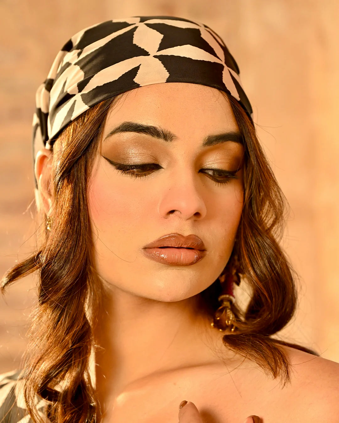Raas Noir Printed Kaftan with Bandana