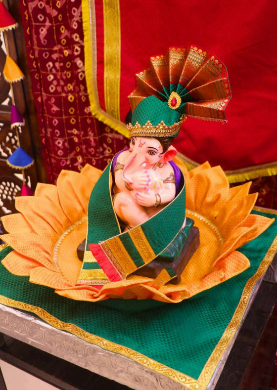 Ganpati Decor Set With Yellow Kamal Aasan