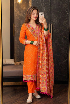 Kesari Gulab Embroidered Kurta Set