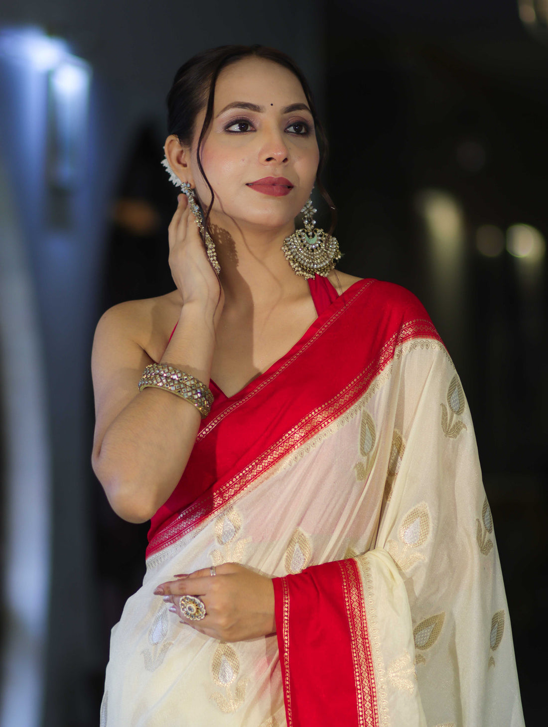 Banarasi Handloom Silk Saree with Rich Contrast Border & Zari Butti