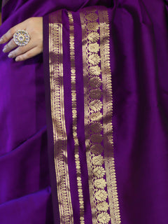 Banarasi Handloom Semi Silk Saree with Intricate Zari Border