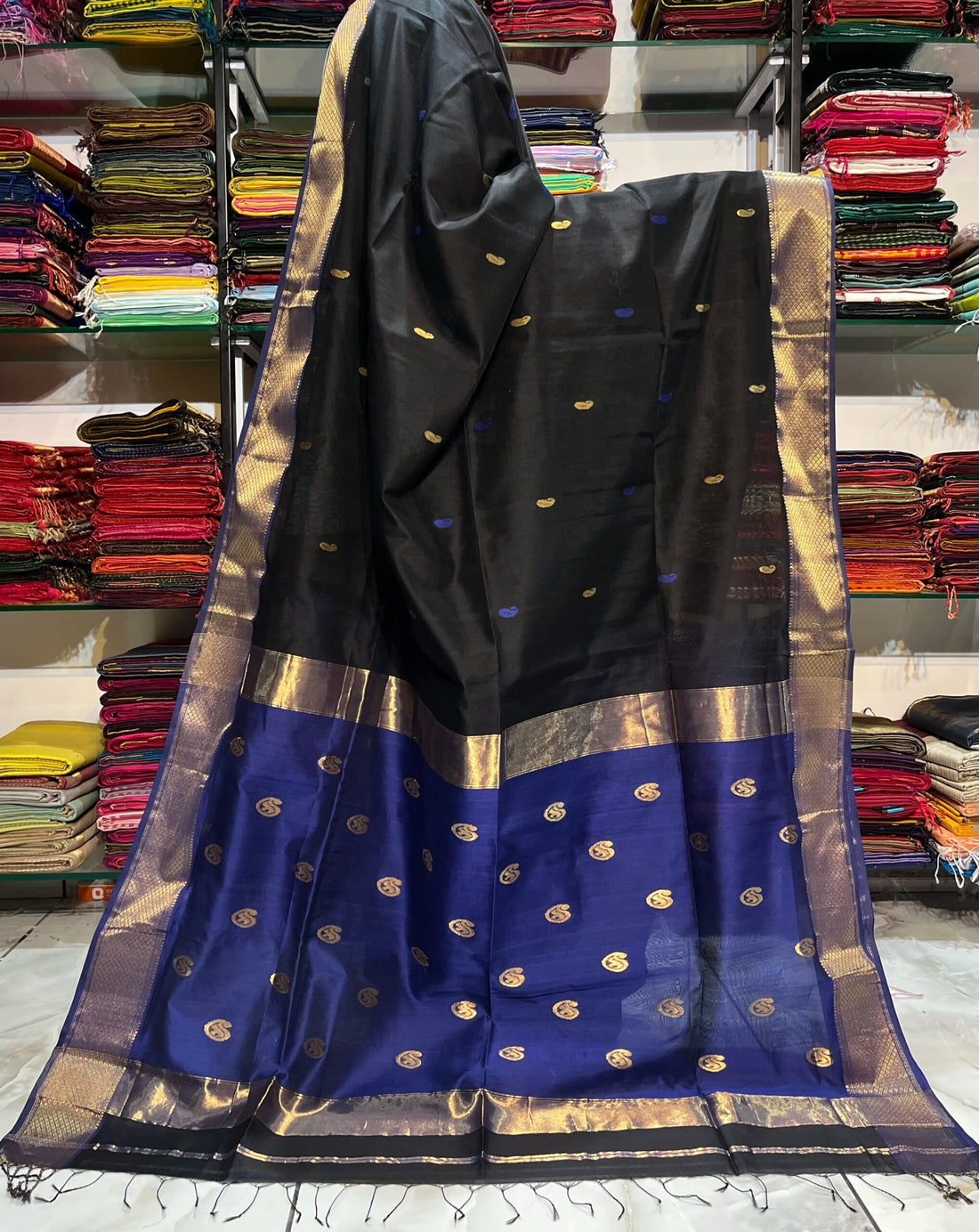 Ashthdhara Maheshwari Keri Zari Buti Saree
