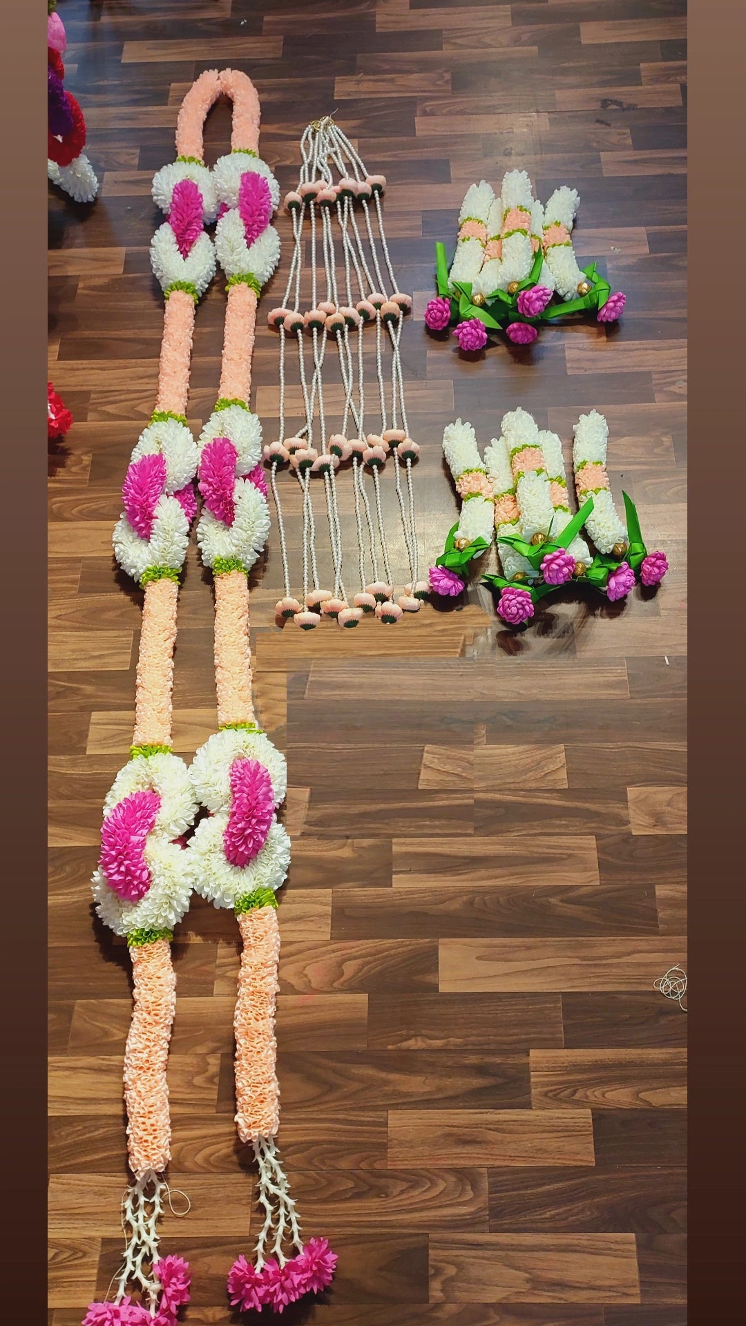Peach Garland Set with Hangings