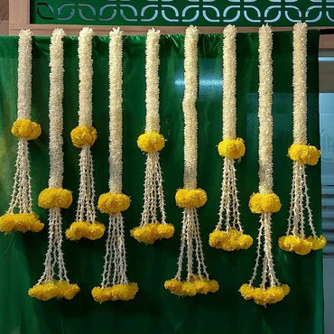 White Lilly Hanging 4ft Cloth Garland