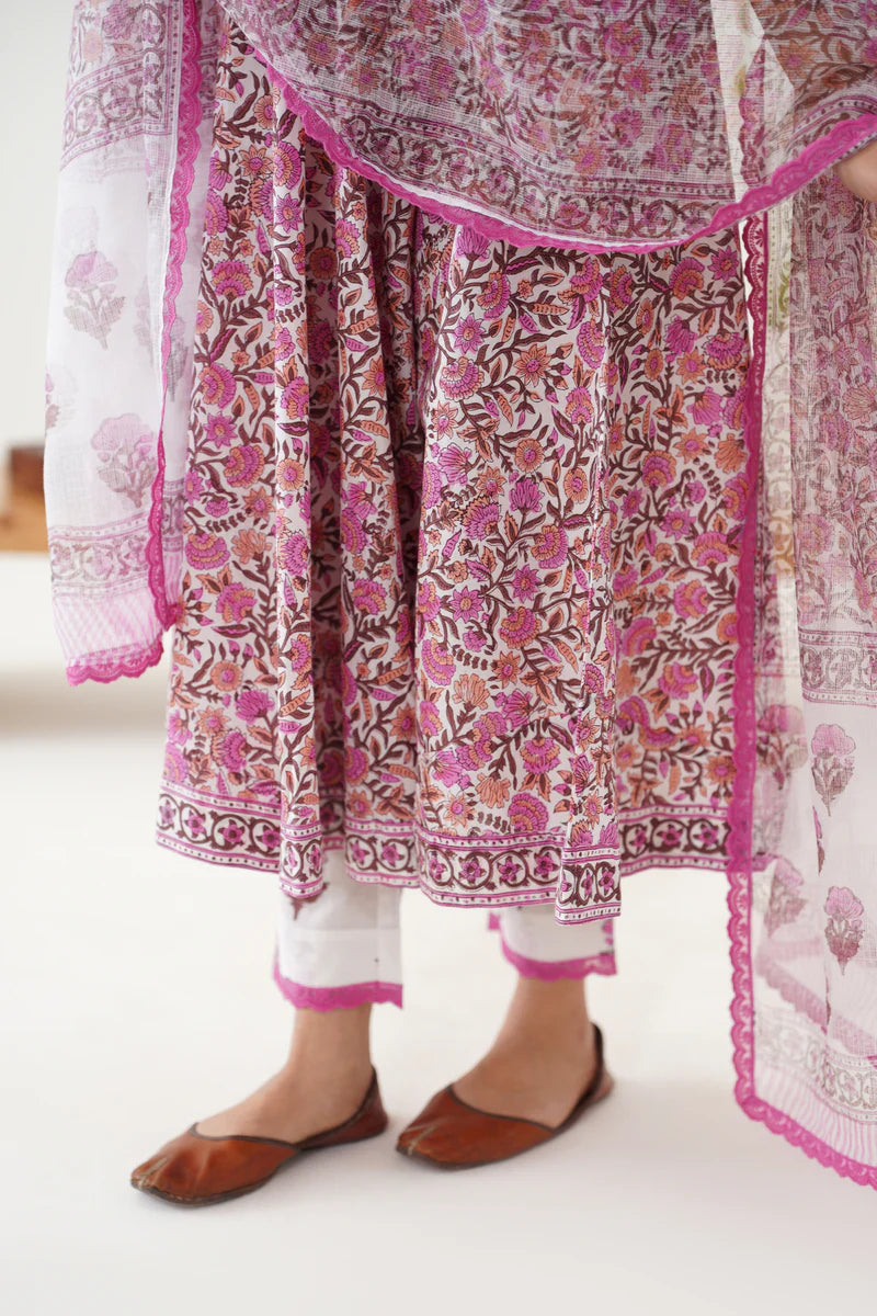 Noor Gulabi Anarkali Set