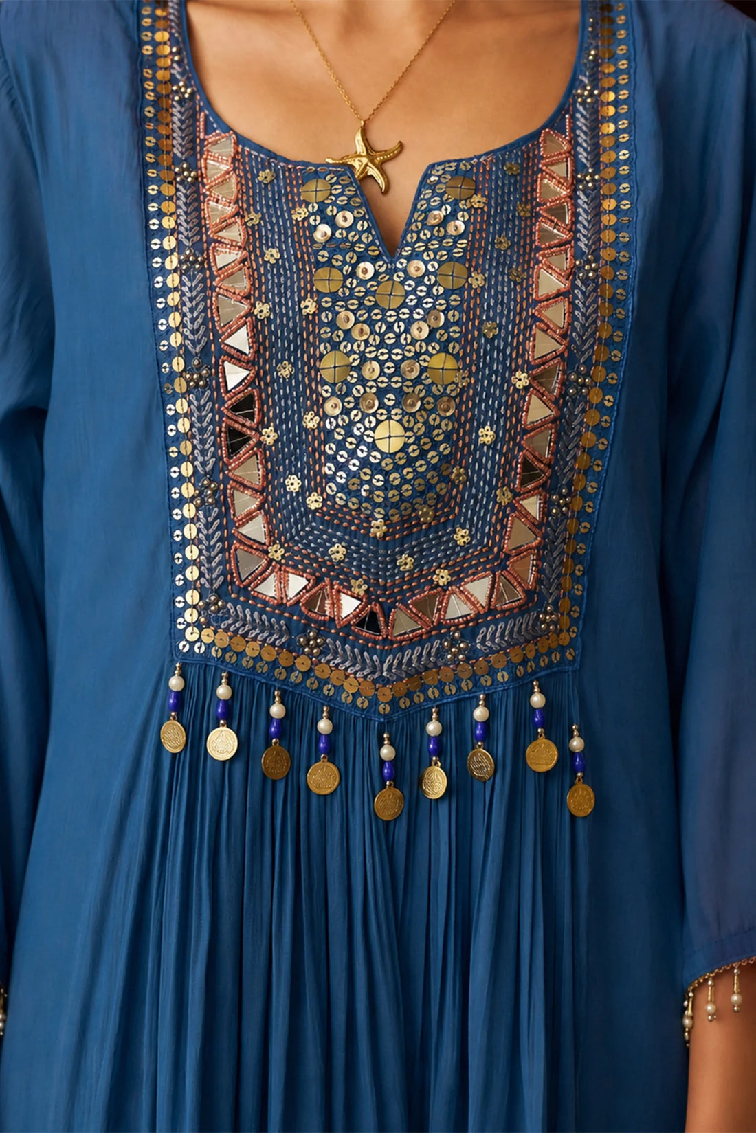 Neel Jharokha Embroidered Kurta Set