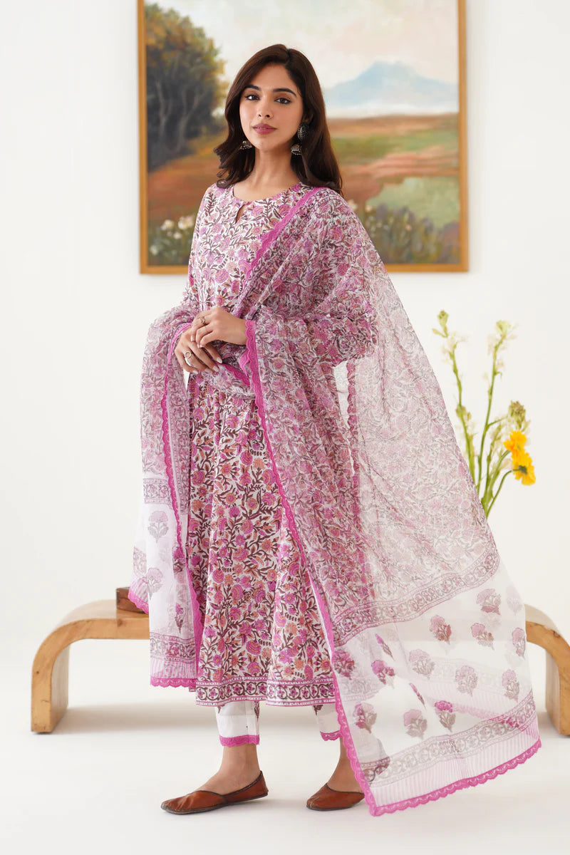 Noor Gulabi Anarkali Set