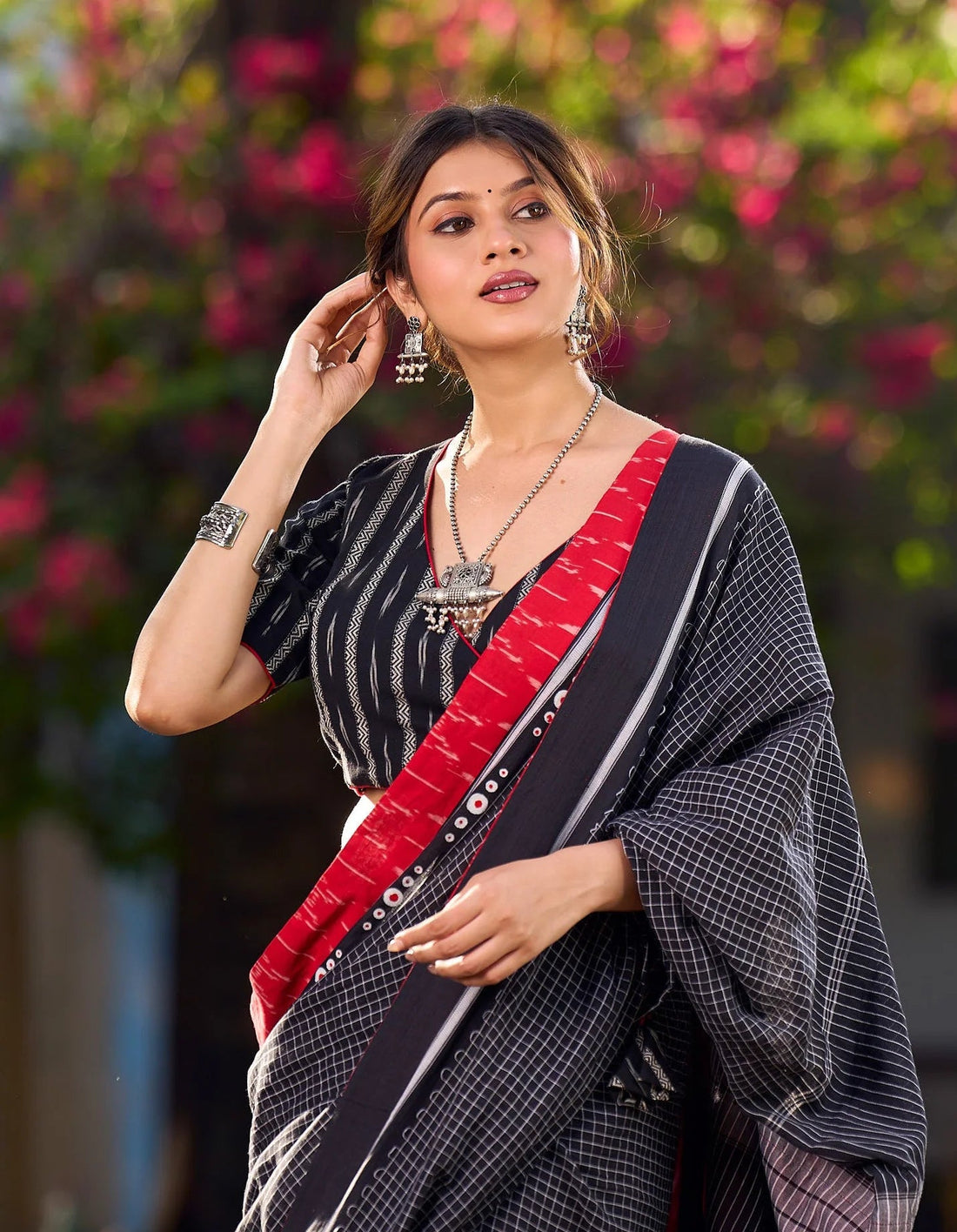 Cotton Checkered  Contrasting Red Ikat Border  Saree with Blouse