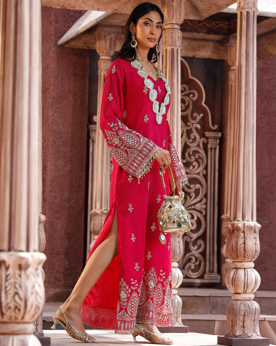 Gulabi Darbar Embroidered Kaftan