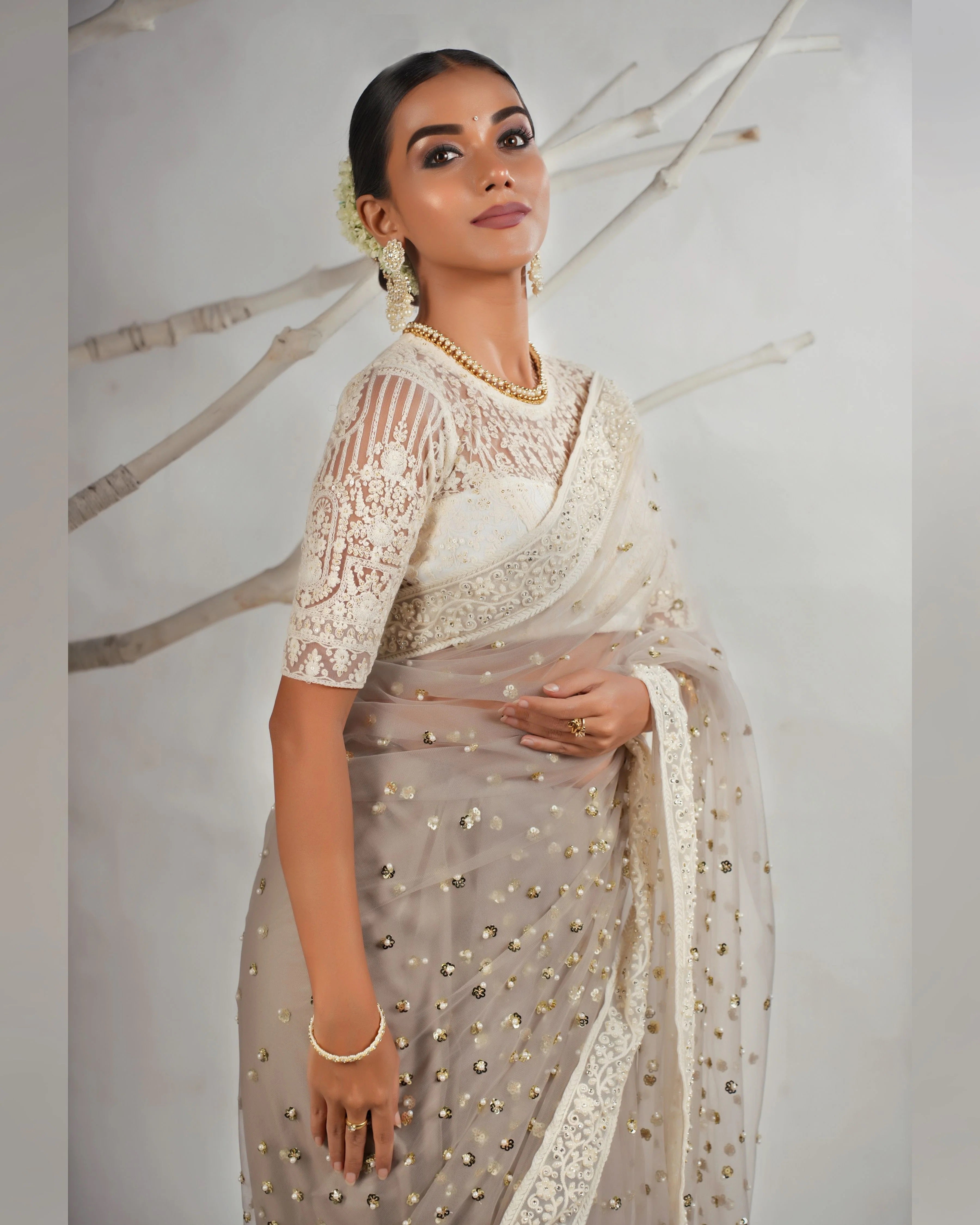 Thread embroidery blouse