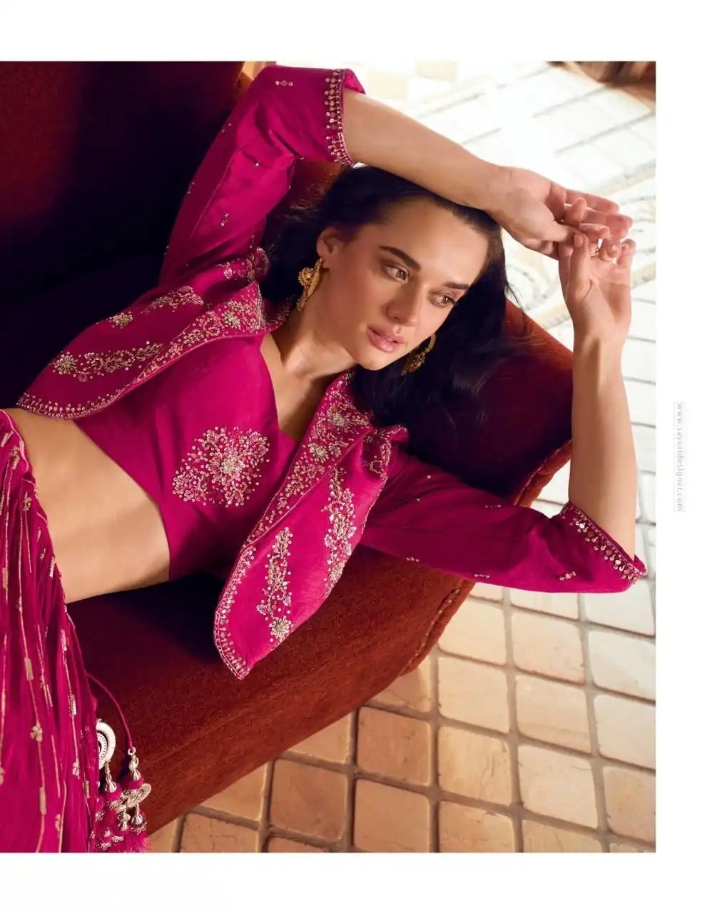 Premium Chinnon Silk Western Set