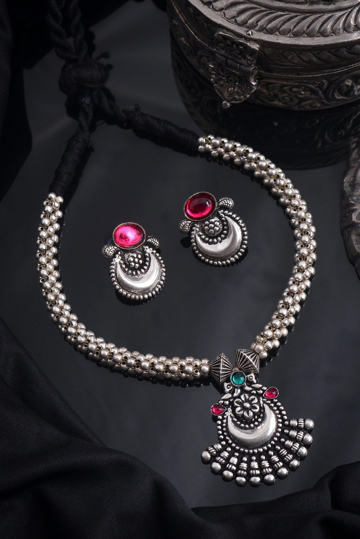 Kolhapuri Thushi Necklace
