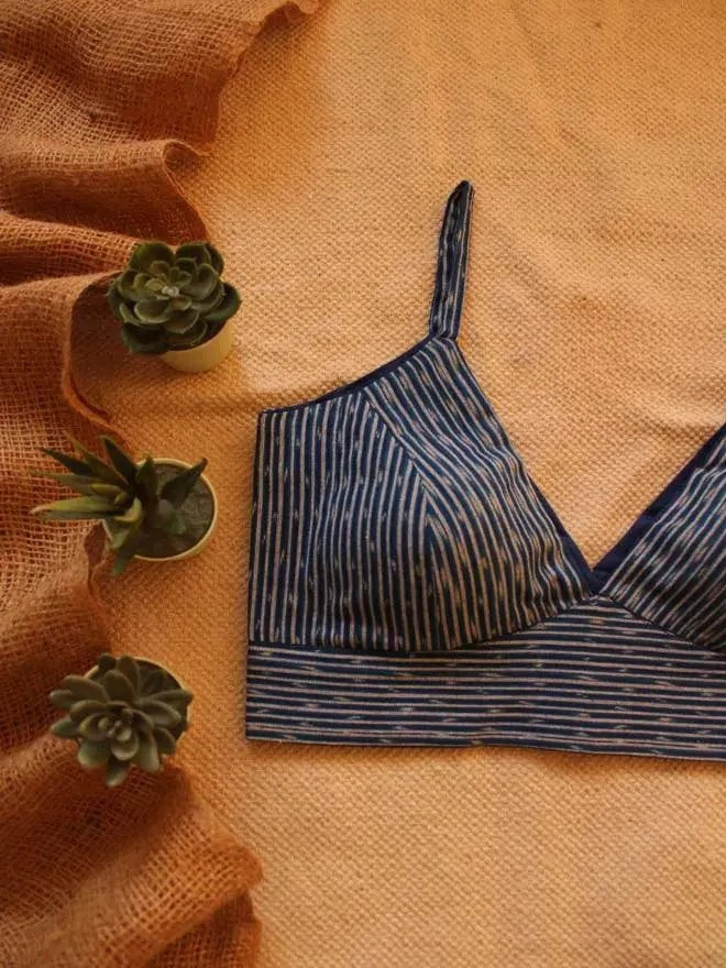 Classic Cotton Padded Hook Blouse