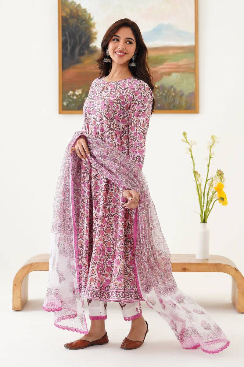 Noor Gulabi Anarkali Set