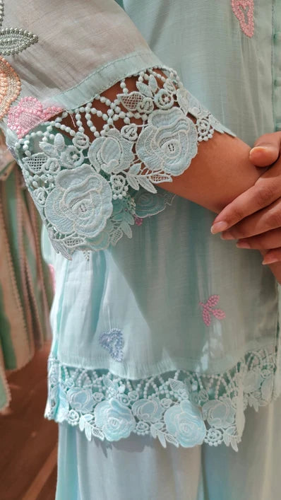 Neel Embroidered Short Kurta & Balloon Pant Set