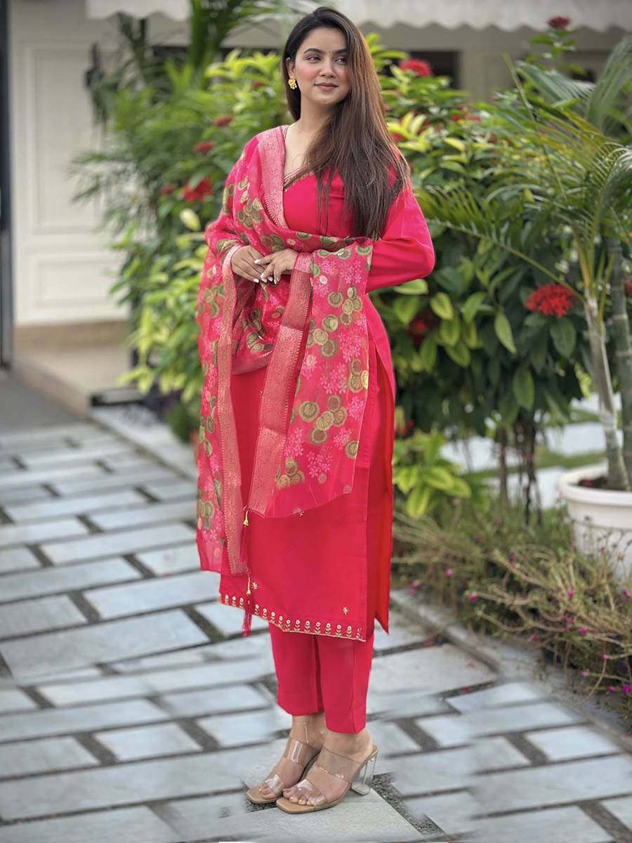 Rani Riwaayat Embroidered Suit Set