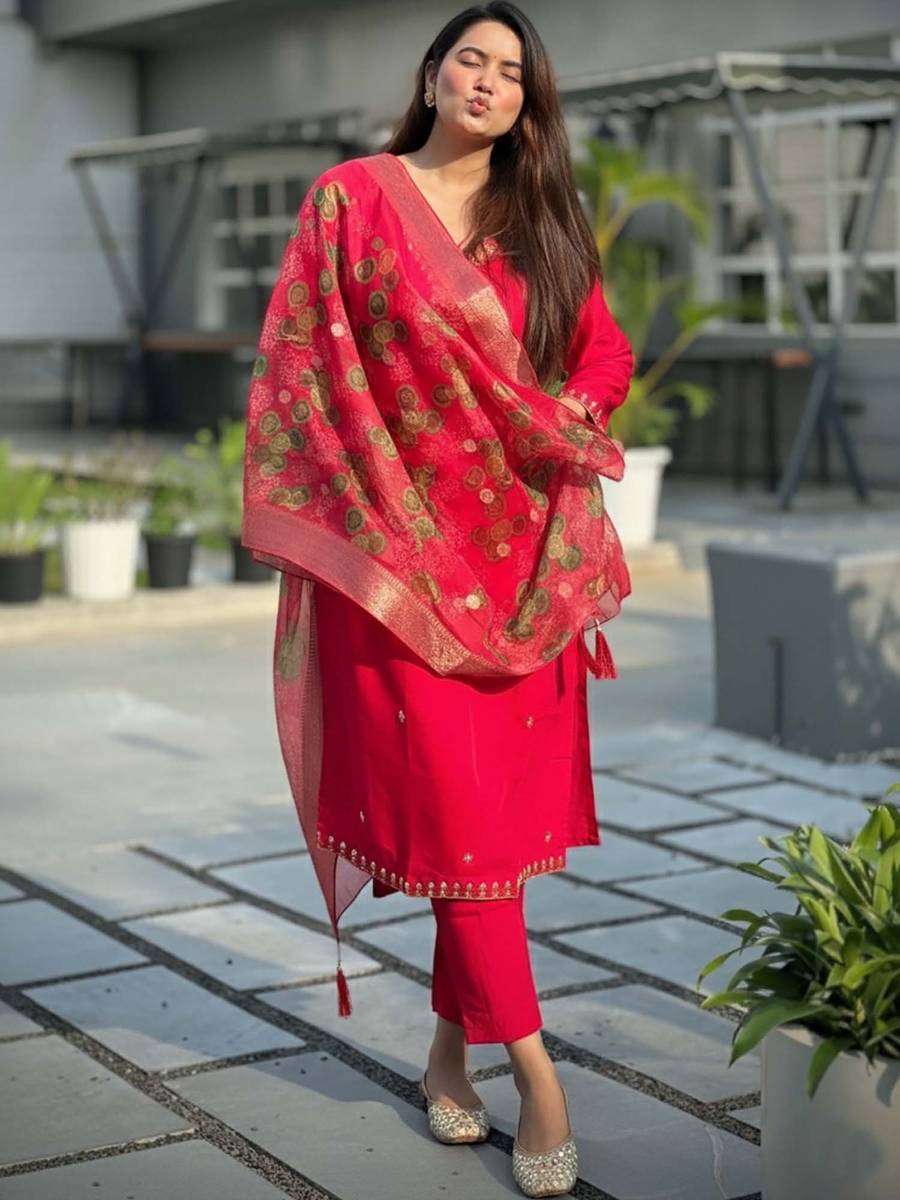 Rani Riwaayat Embroidered Suit Set