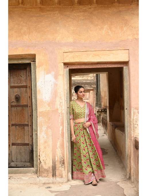 Gulabi Aangan floral Lehenga Set