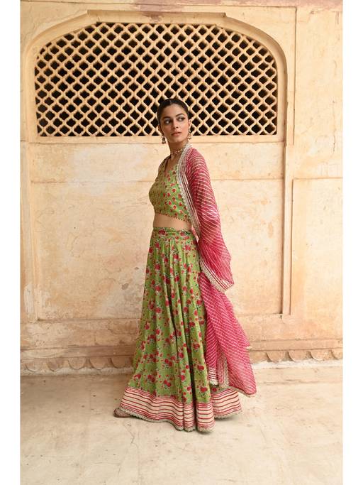 Gulabi Aangan floral Lehenga Set