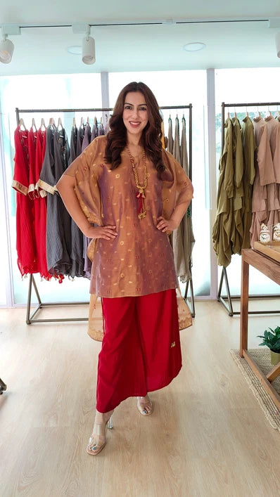 Noor-e-Rang Banarasi Jamdani Kaftan Set with Camisole & Neckpiece
