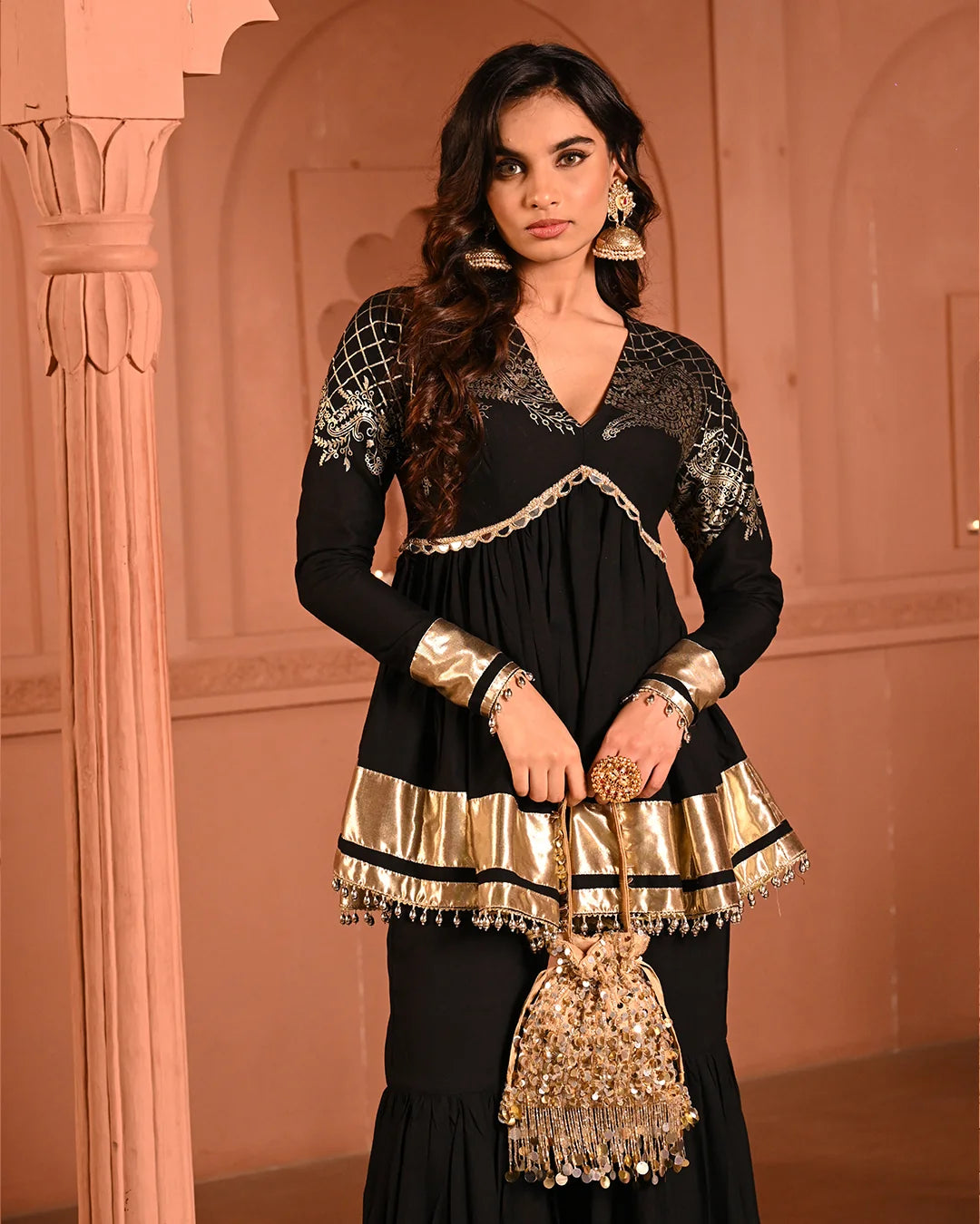 Siyah Sunehri Darbar Sharara Set