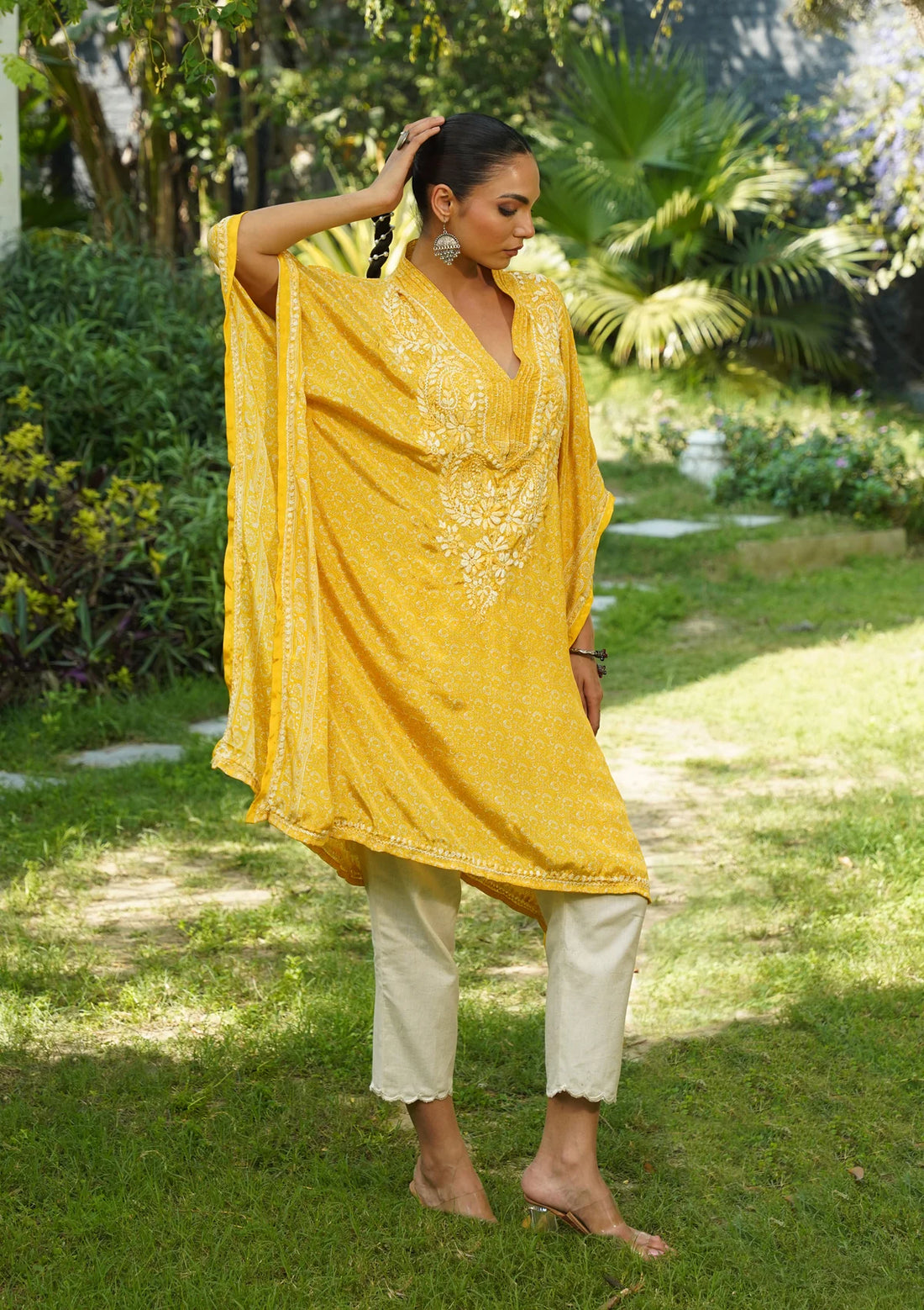 Sunheri Chikankari Luxe Kaftan Set