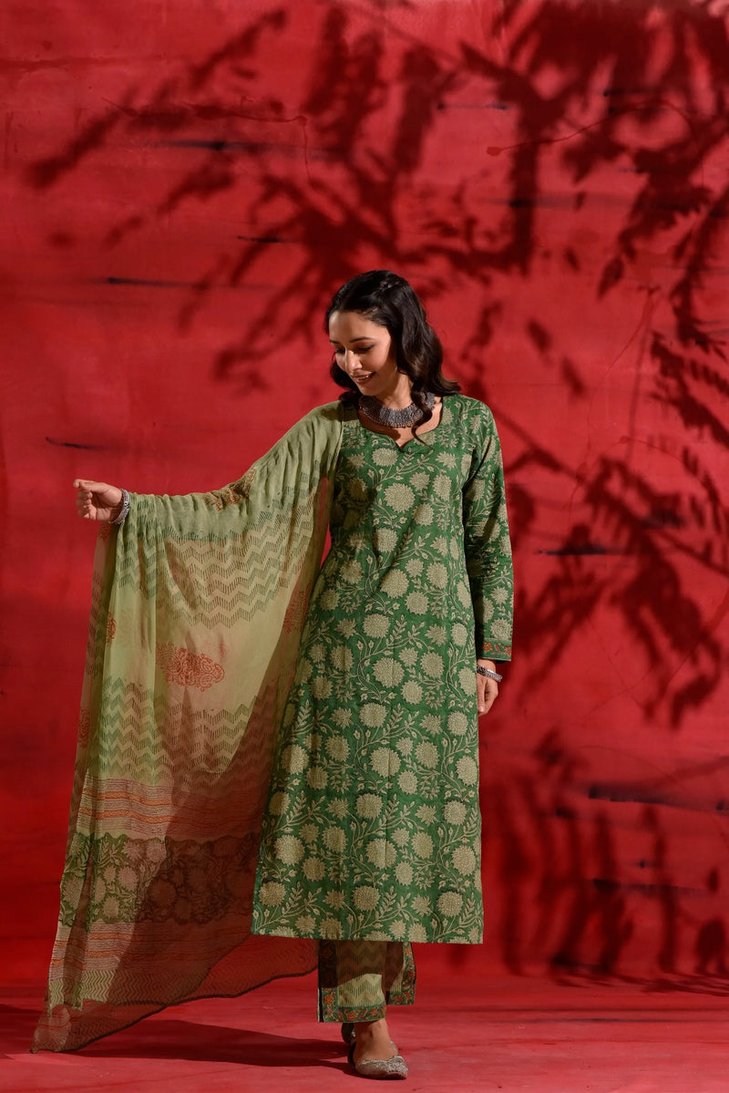 Dazzle Green Cotton Set- By Reet Lifestyle