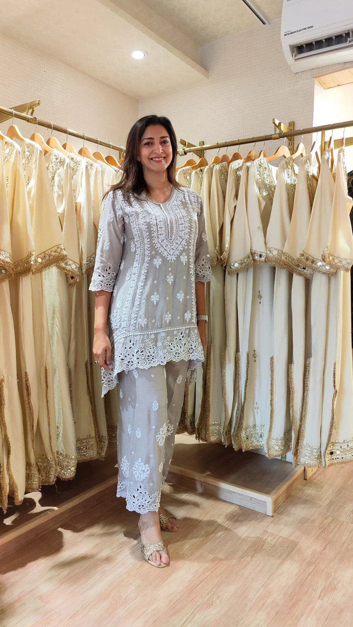 Noor Aafreen Lucknowi Hand Embroidered Farshi Salwar