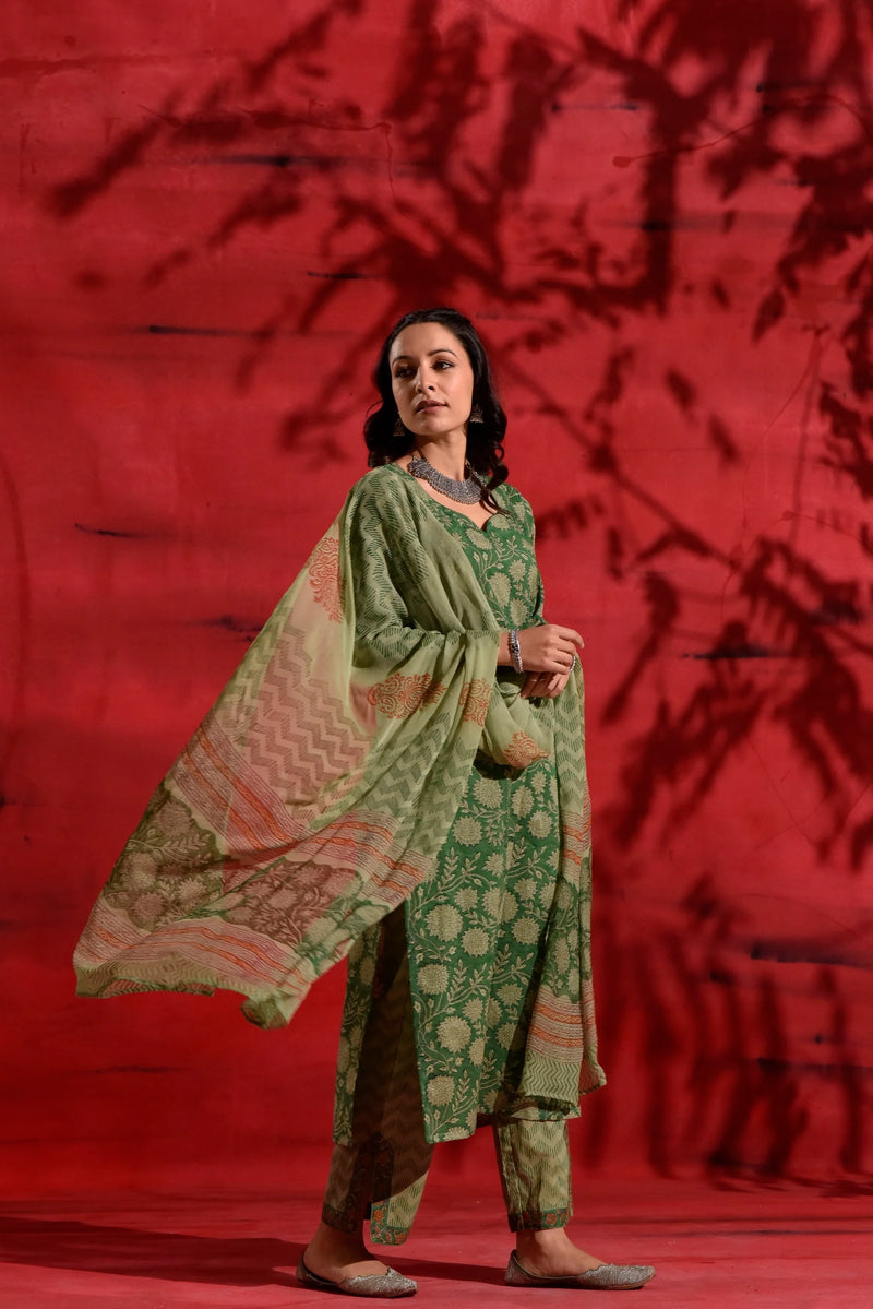 Dazzle Green Cotton Set- By Reet Lifestyle