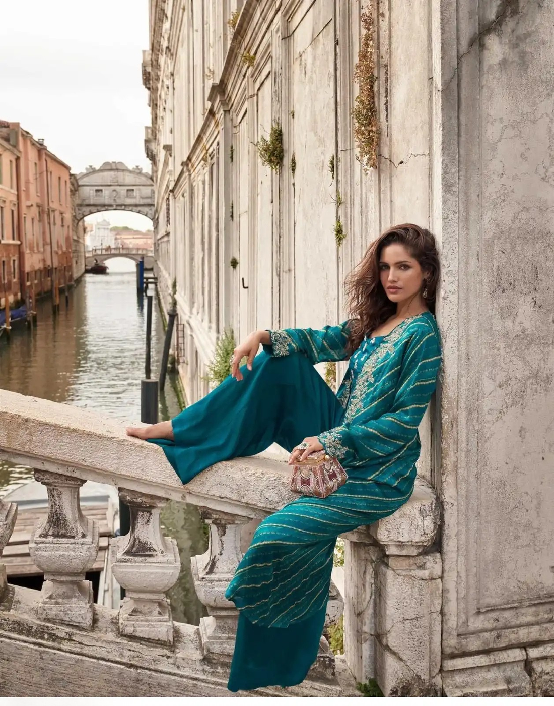 Chinnon Silk Embroidered Western Set