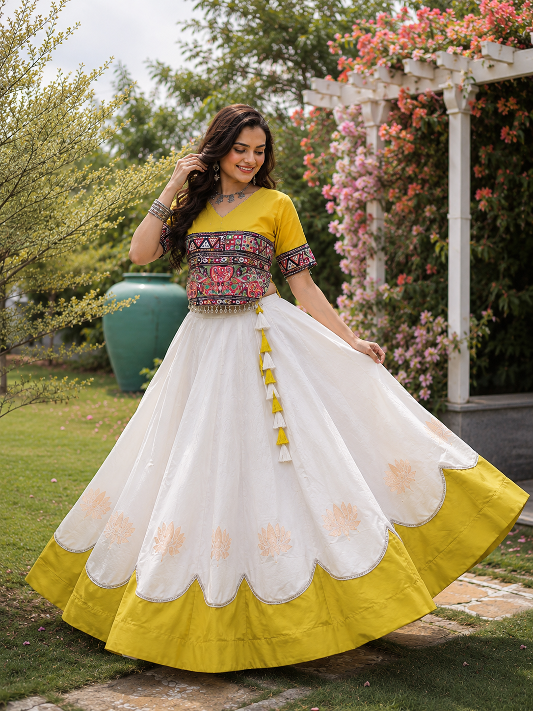 Raas Rang Kutchi Gamthi Navratri Lehenga Set