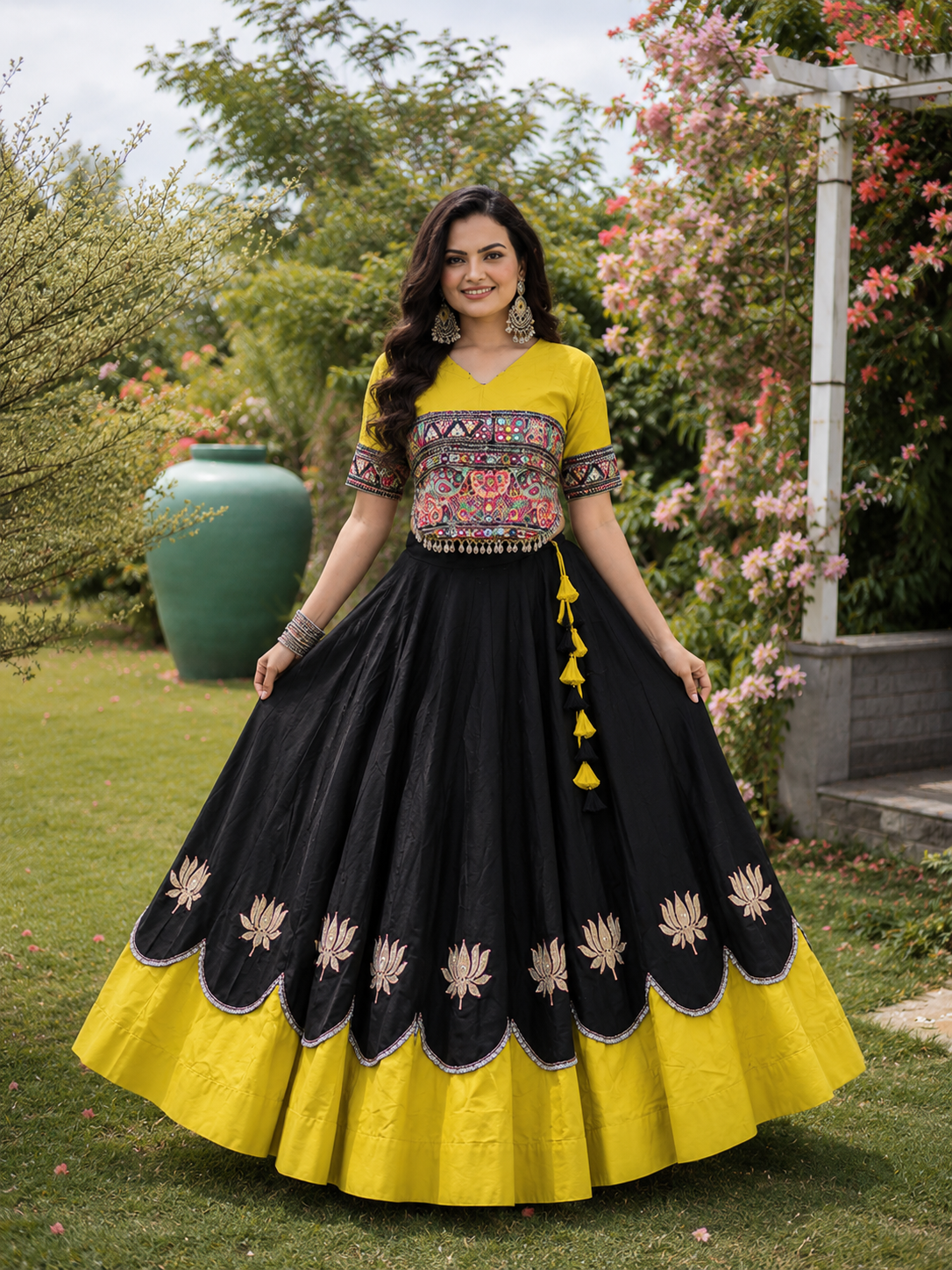 Raas Rang Kutchi Gamthi Navratri Lehenga Set