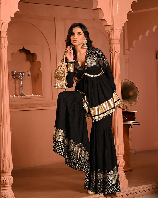 Siyah Sunehri Darbar Sharara Set