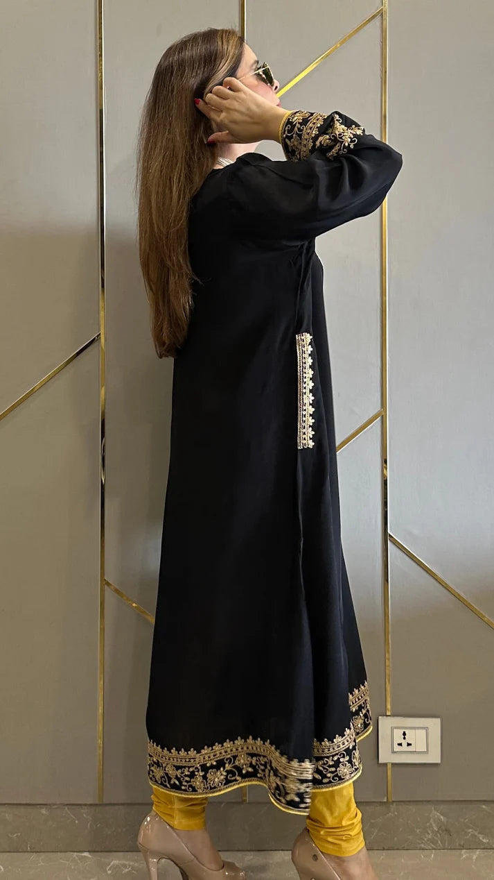 Luxury Crepe Embroidered Phiran Kurta Set with Churidar & Potli