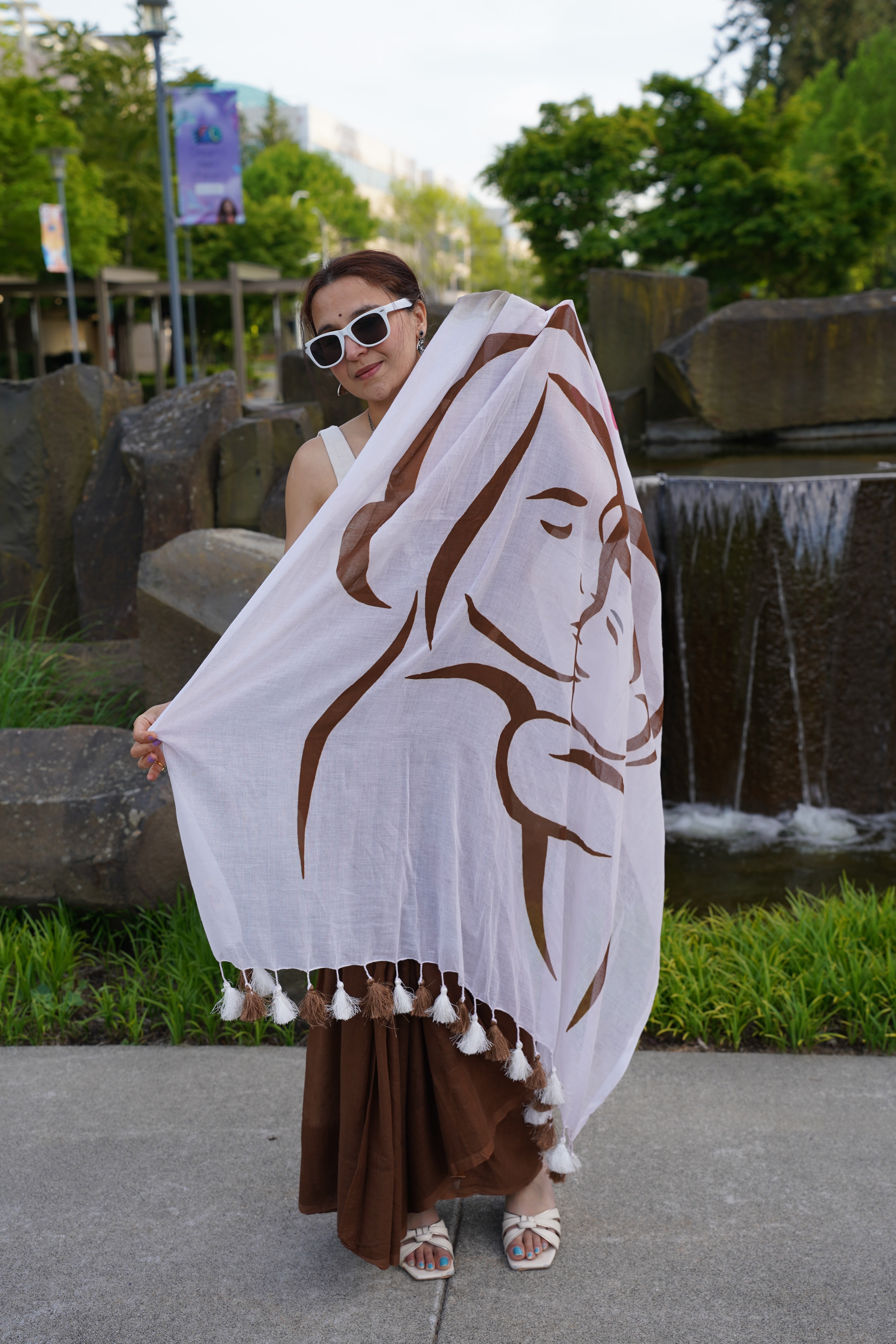 Velvet Flutter Mul Mul Printed Saree