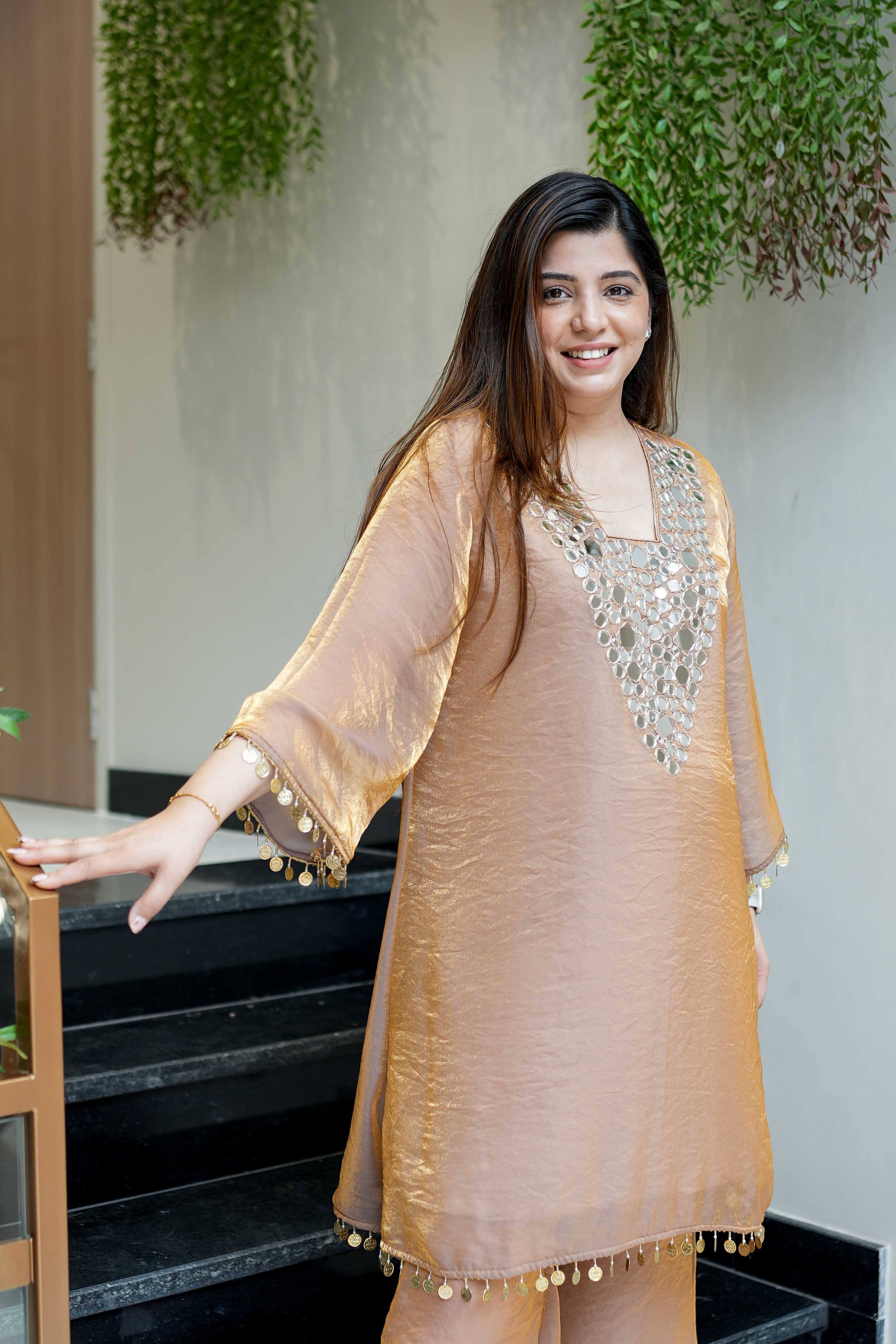 Kalaa Designer Mirror Work Set