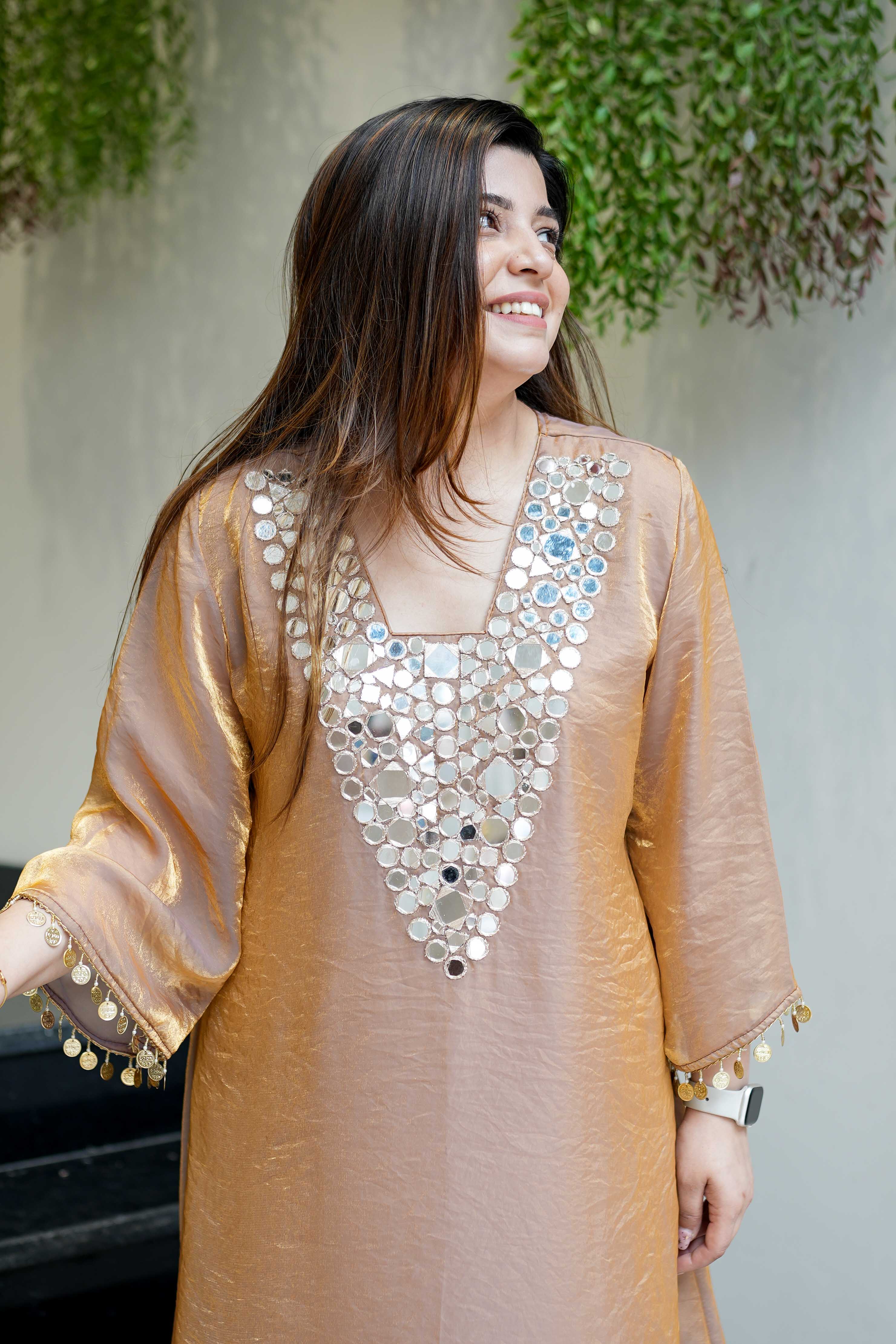 Kalaa Designer Mirror Work Set