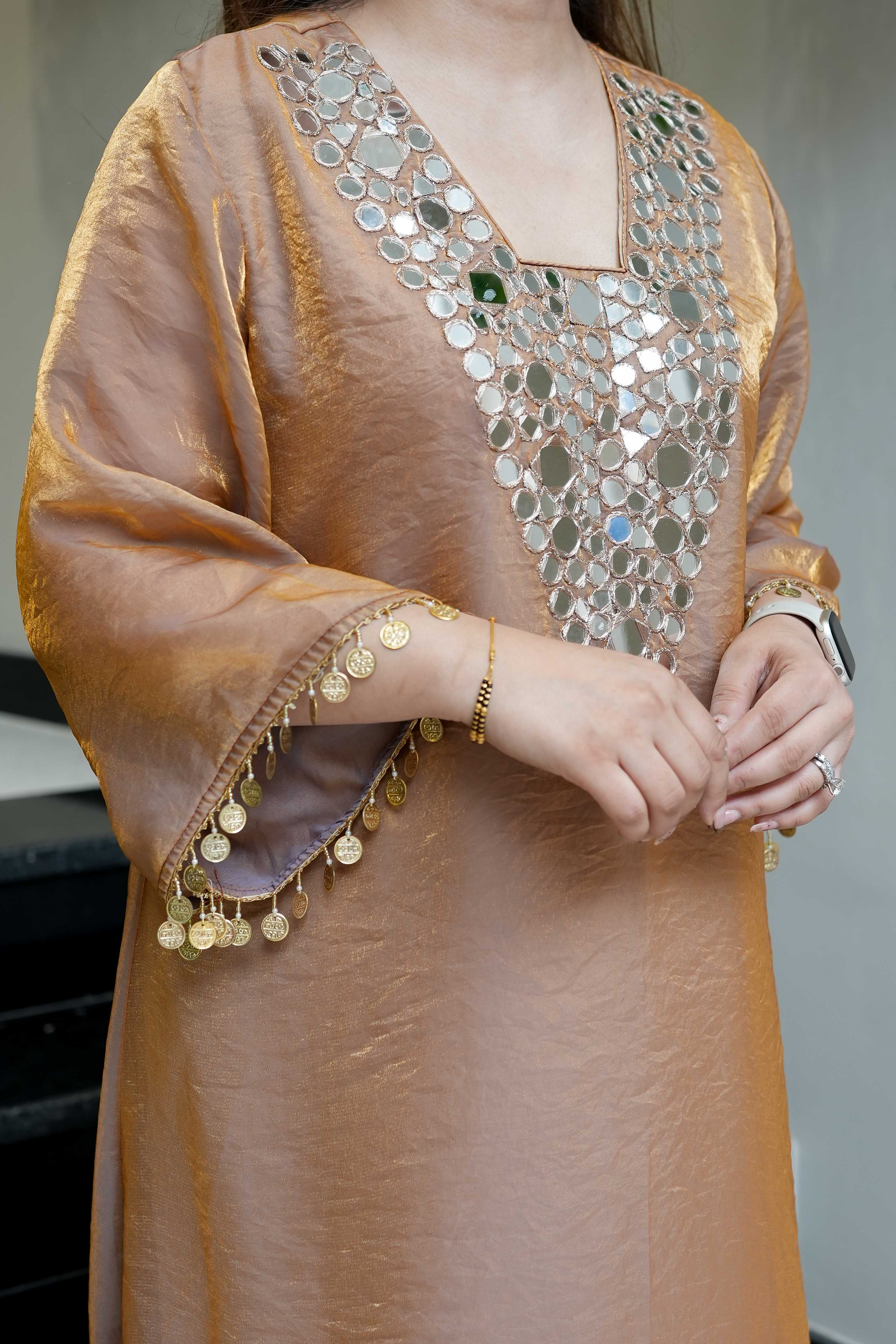 Kalaa Designer Mirror Work Set
