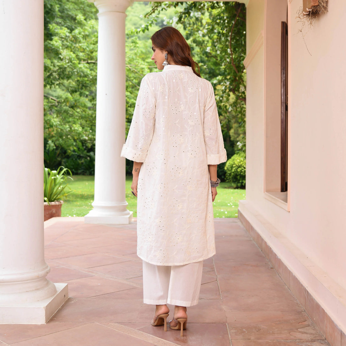 Mirror embroidered kurta